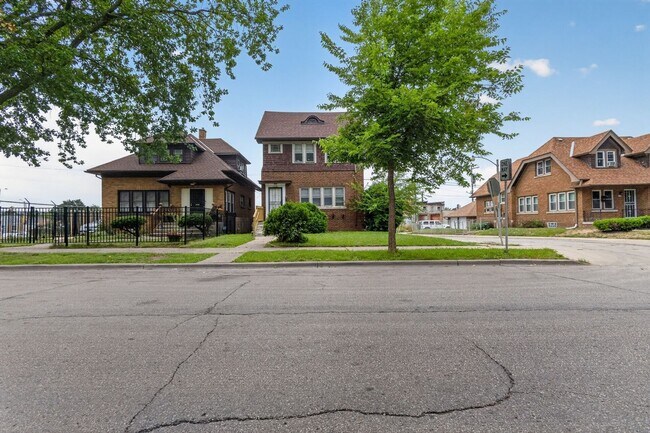 Building Photo - 4139 N 22nd St