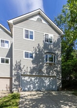 Building Photo - 1552 Jones Dr
