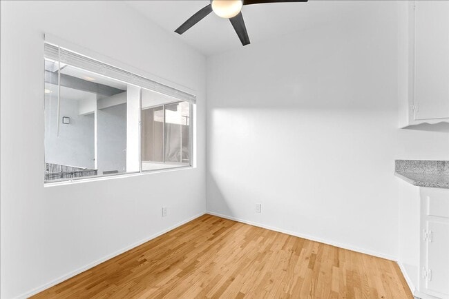 Foto del edificio - 2464 Penmar Ave