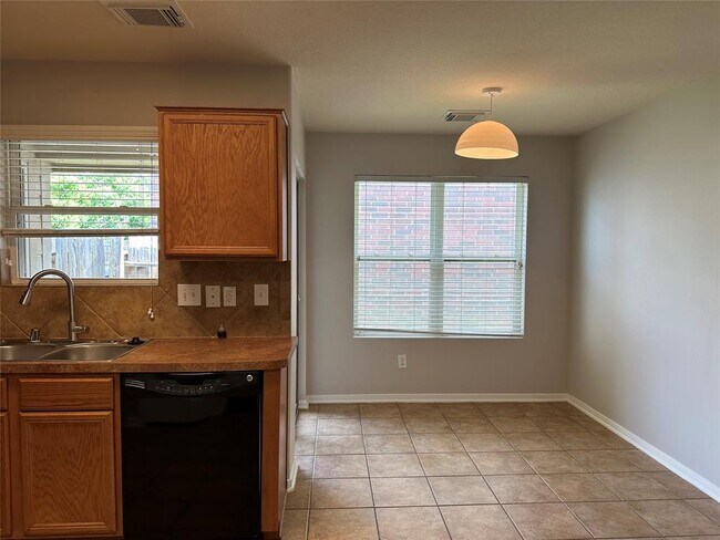 Building Photo - 17915 Alpine Brook Ln