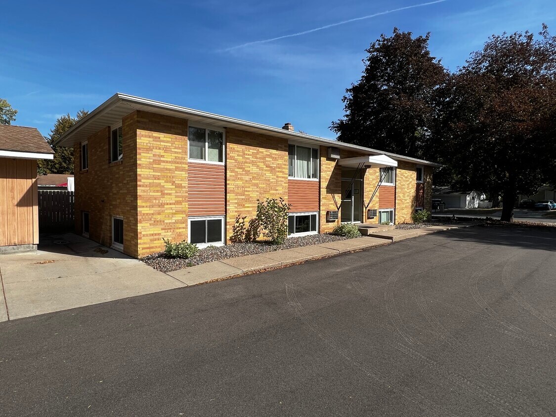 Quiet 4-Unit Building - 122 State St