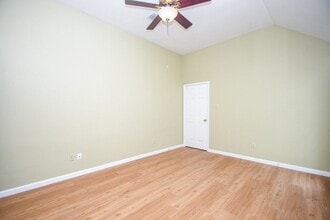 Building Photo - 9111 Belle Glen Dr