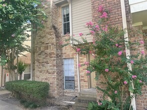 Building Photo - 3600 Jeanetta St