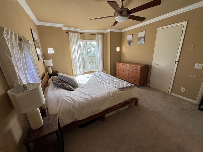Foto del edificio - 4950 Bayshore Blvd