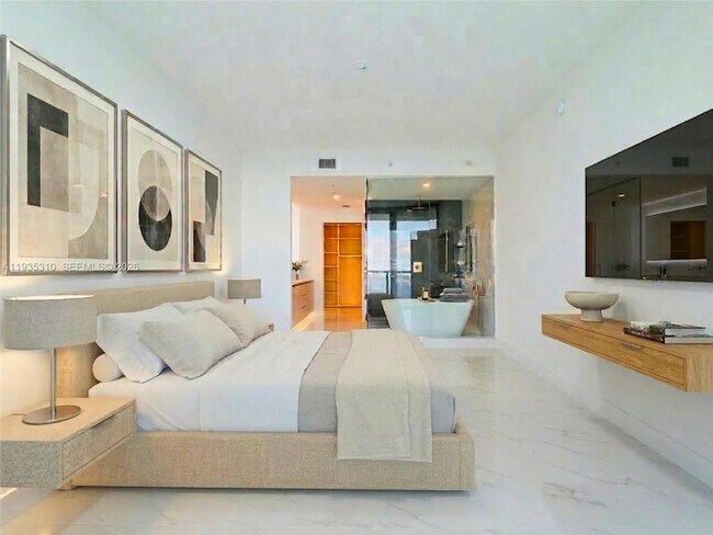 Foto del edificio - 700 NE 24th St