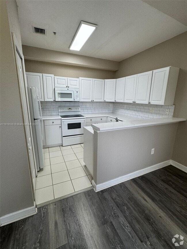 Building Photo - 4331 SW 160th Ave