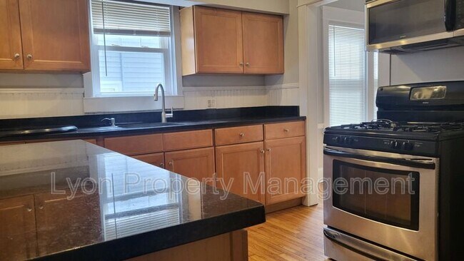 Foto del edificio - 105-107 Butler Ave