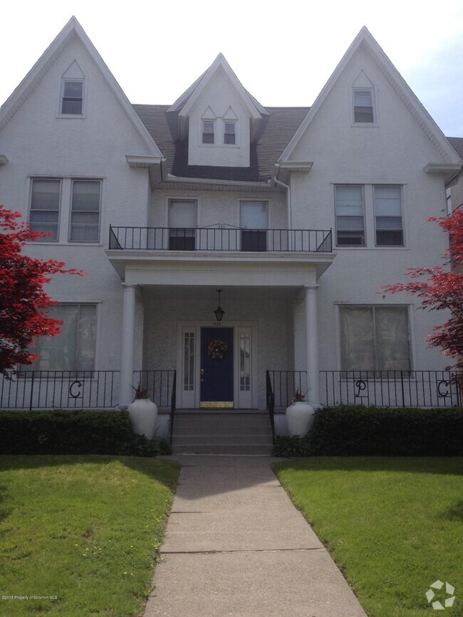 Building Photo - 624-624 N Main St