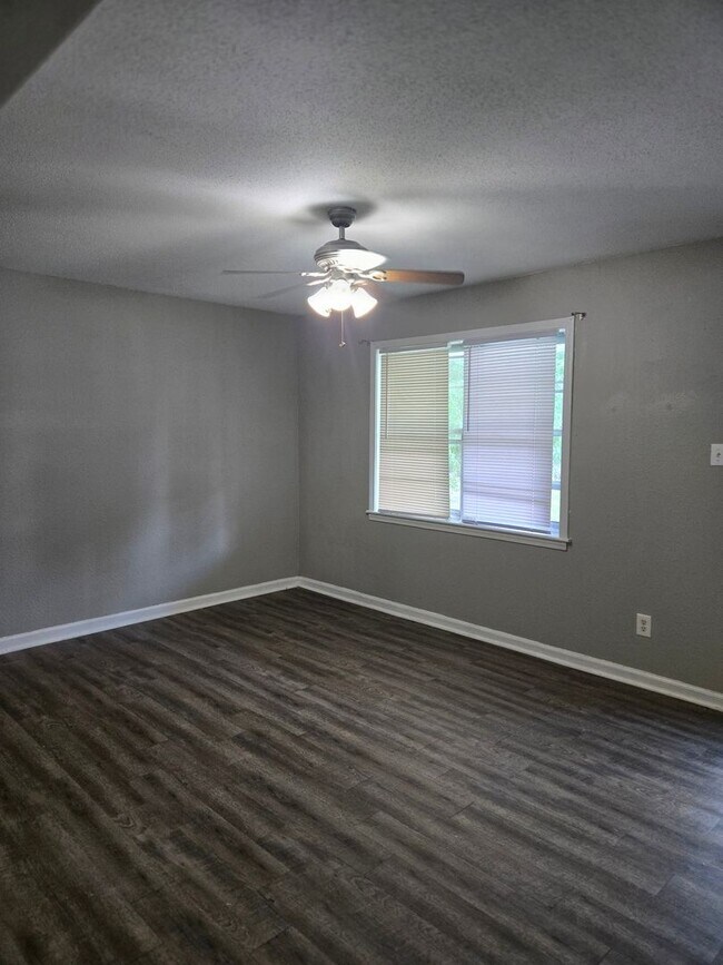Foto del edificio - 3 bedroom, 2 bath home for lease.