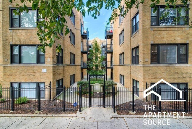 Foto del edificio - 3354 W Wilson Ave