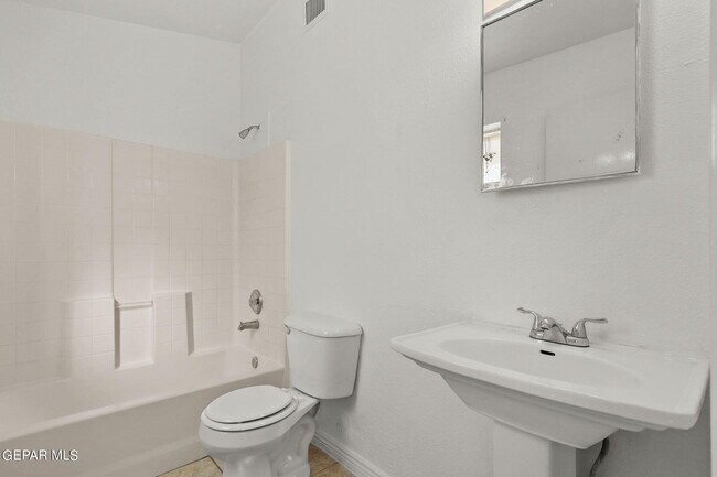 Building Photo - 12290 Tierra Bella Dr