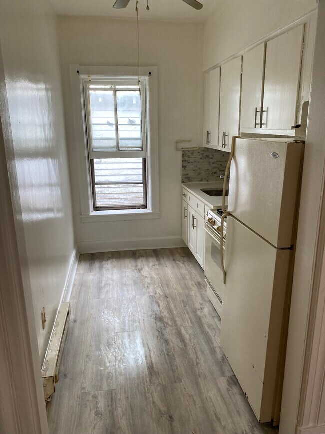 Building Photo - 121 Park Pl