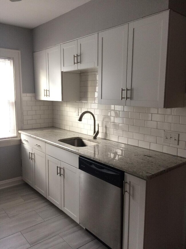 Kitchen - 2525 E 127th St