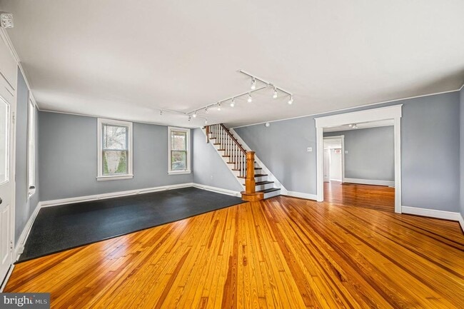 Building Photo - 368 W Ridge Pike