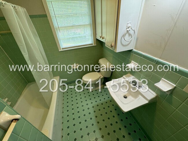 Building Photo - 1237 Linwood St