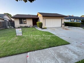Building Photo - 1241 La Canada Way