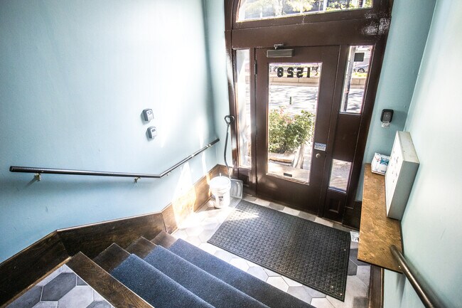 Foto del edificio - 1528 N La Salle St