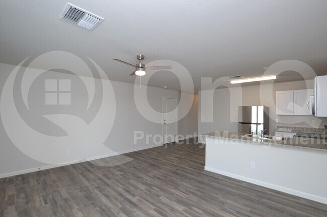 Building Photo - 278 S Picacho Heights Rd