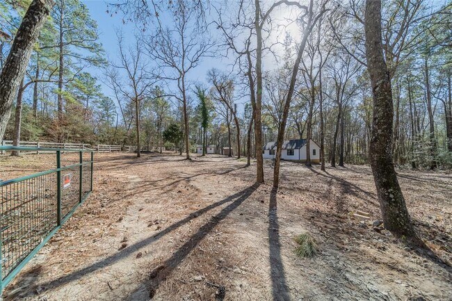 Building Photo - 12028 Cedar Ln