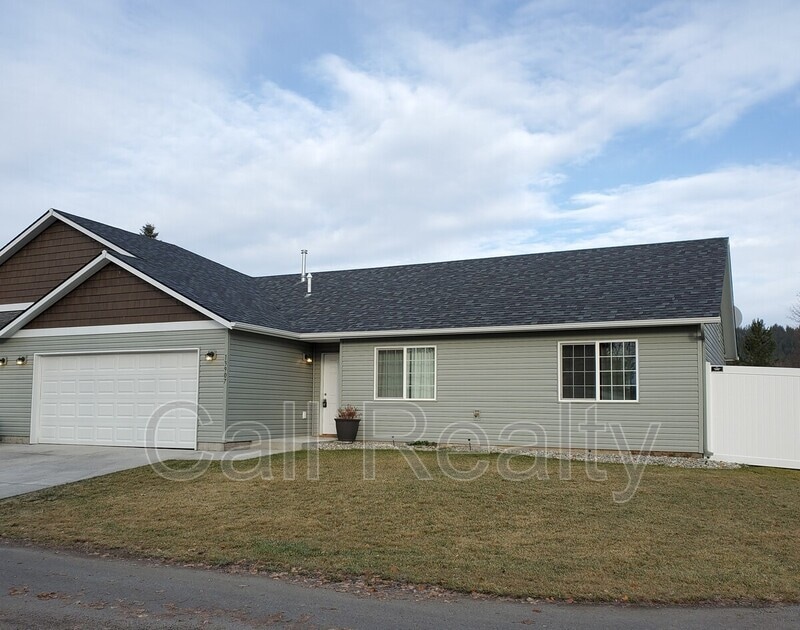 Primary Photo - 13907 E Broad Ln