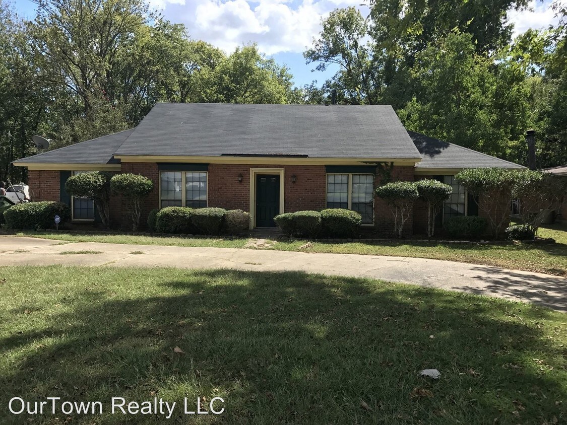 Primary Photo - 3512 Royal Carriage Dr
