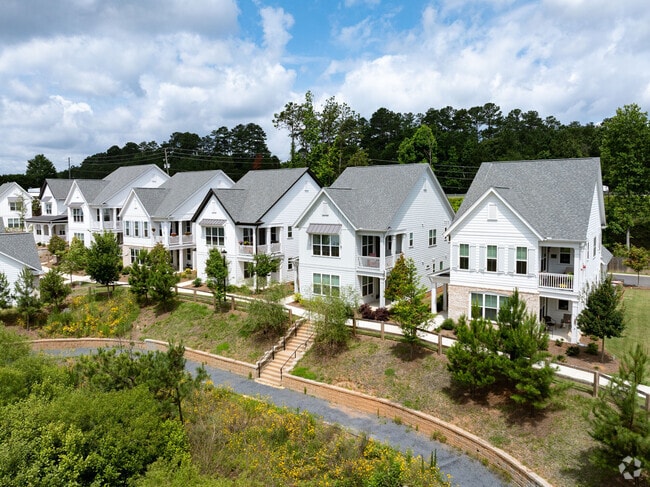 Building Photo - Hayloft Cottages Suwanee