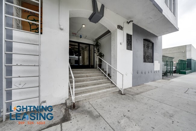 Foto del edificio - 1422 Flower St