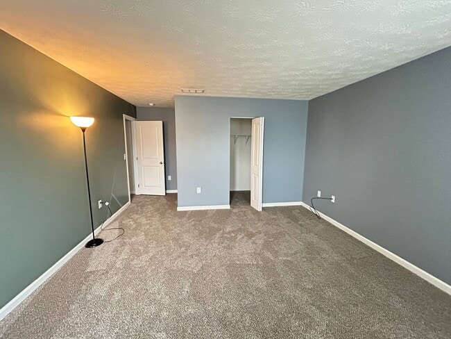 Building Photo - Xenia Home