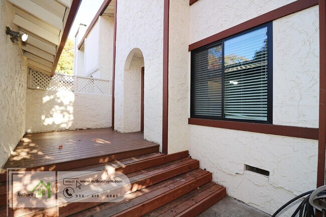 Foto del edificio - 783 Flower Ash Ln