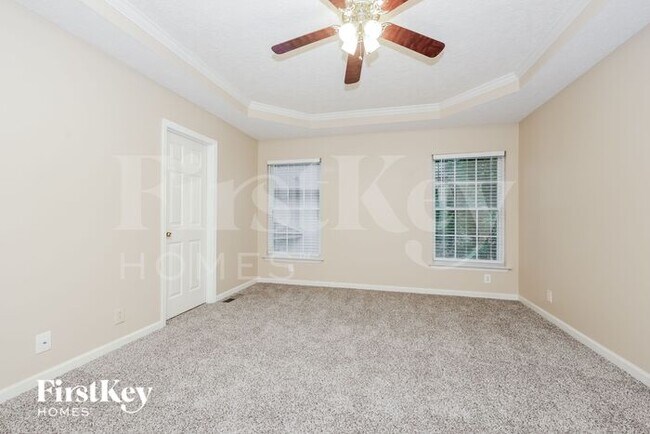 Foto del edificio - 525 Forest Pointe Pl