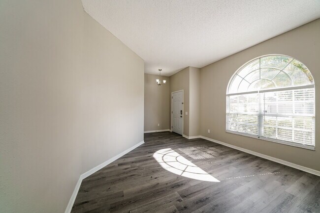 Building Photo - 7409 Sade St
