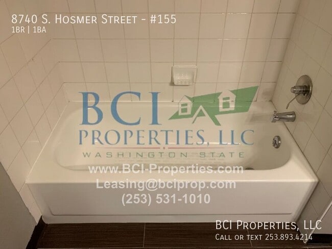 Building Photo - 8740 S Hosmer St
