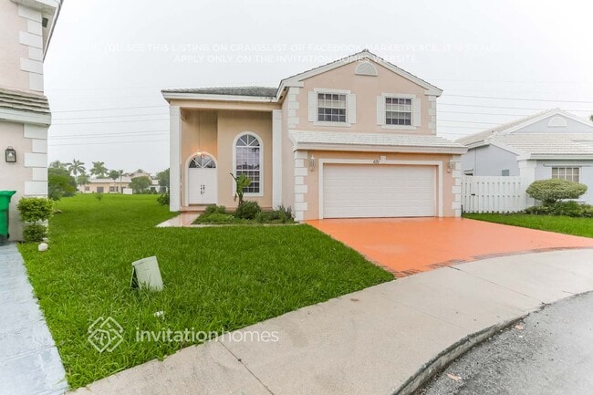 Building Photo - 631 Royal Palm Way