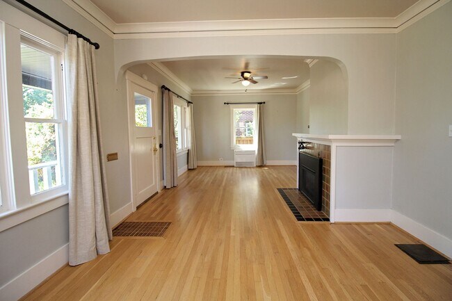 Foto del edificio - 6435 NE Cleveland Ave