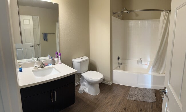 Building Photo - 5389 Playa Vista Dr