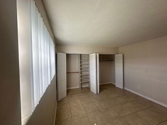 Building Photo - 1B1B FOR RENT NOW ONLY $1595