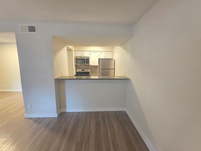 Interior Photo - Kensington Court