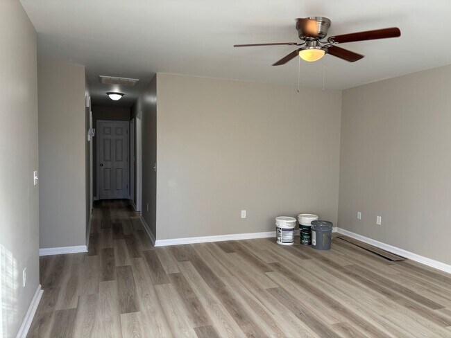Foto del edificio - NEWLY RENOVATED 3 BED, 2 BATH HOME IN HIGH POINT!