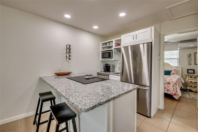 Building Photo - 11594 1st Ave