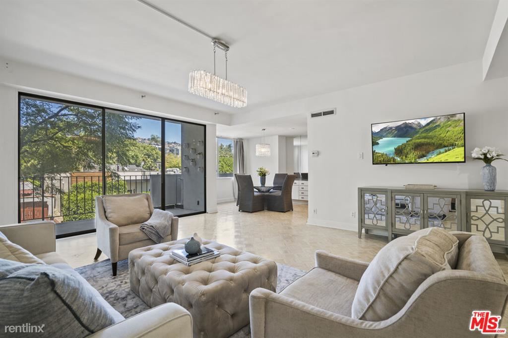 Foto principal - 2 br, 2 bath Condo - 818 N Doheny Dr Apt 205