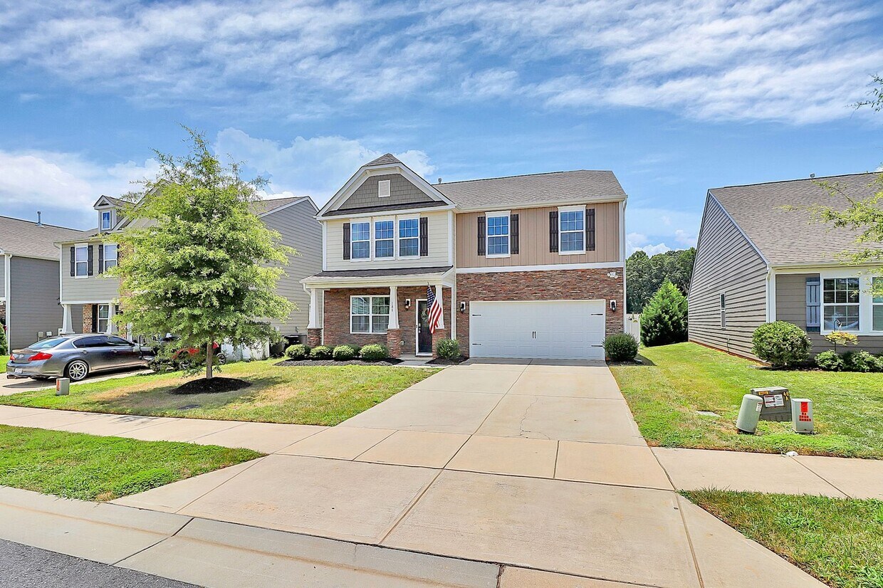 Foto principal - 181 Atwater Landing Dr