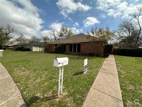 Building Photo - 4738 Berridge Ln
