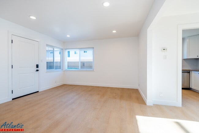 Building Photo - 1240 Brookfield Ave