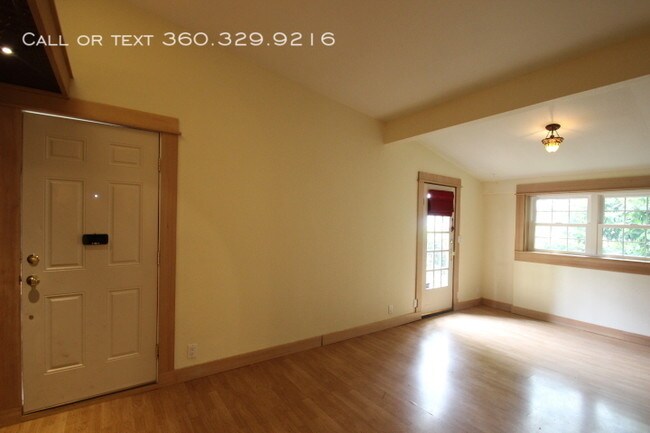 Building Photo - 1115 E 27th St