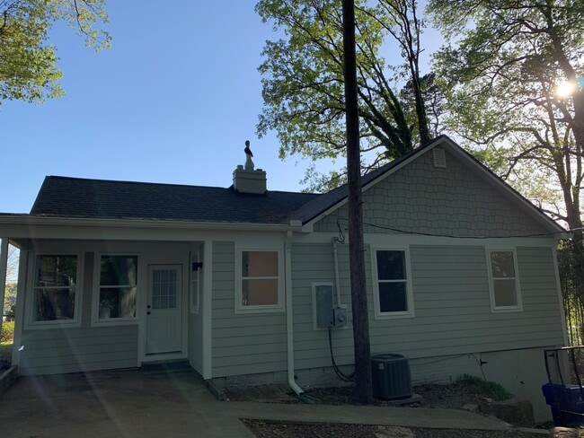 Building Photo - 101 Sylvania Ave