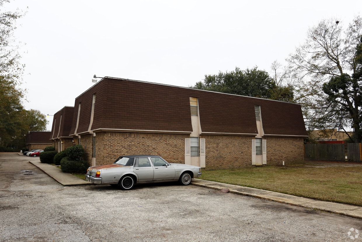 Chateau Orleans Apartments Apartments in Mobile, AL