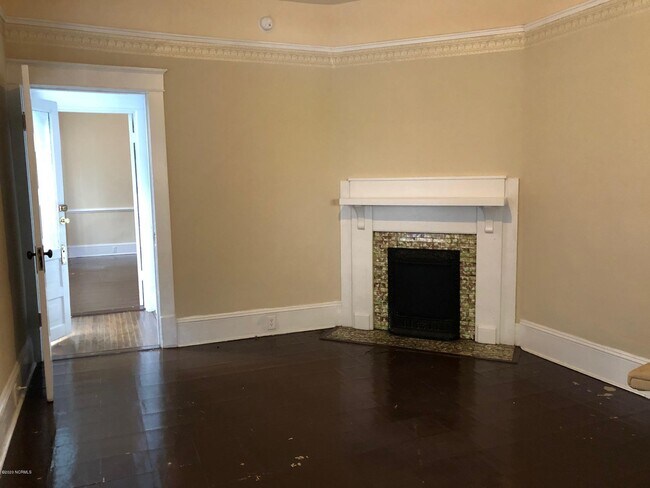 Building Photo - 412 Johnson St