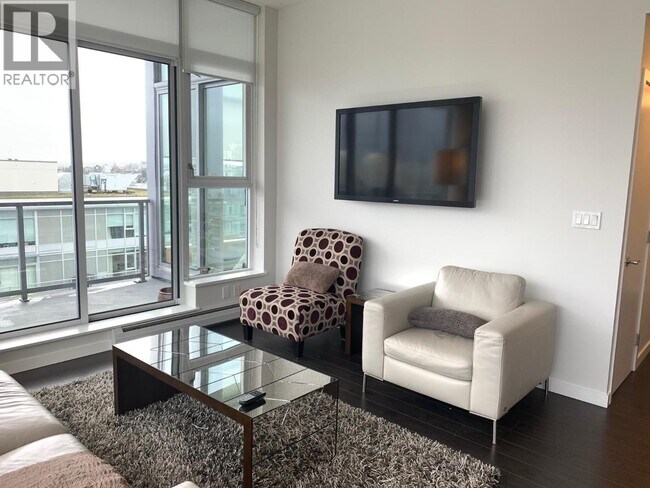 Photo du bâtiment - 1708 Columbia St