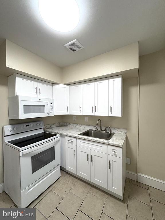 Foto del edificio - 3424 N American St