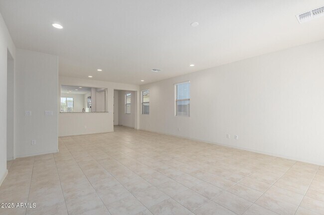 Foto del edificio - 8818 W Luke Ave